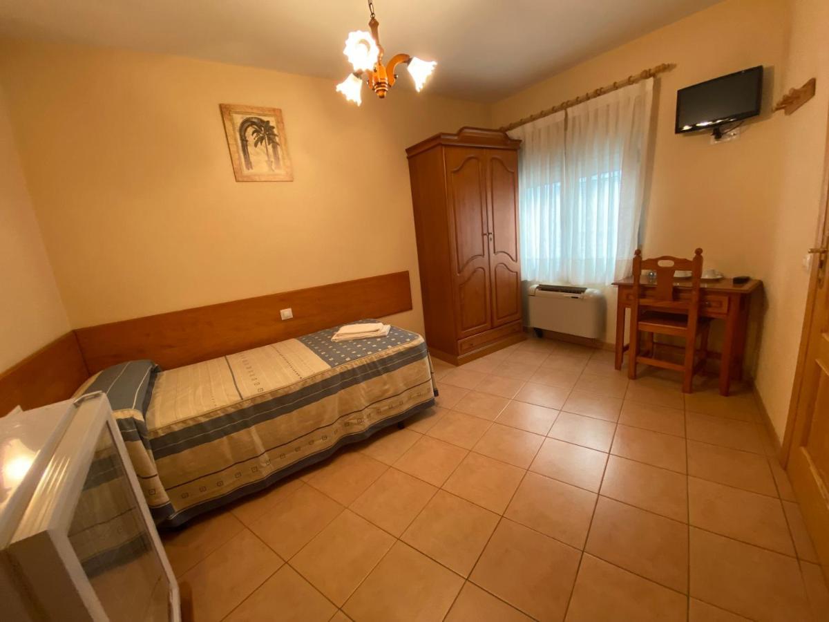 Hostal Jose Mari Ciudad-Rodrigo Exteriör bild